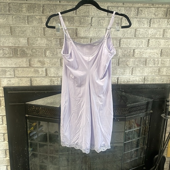 SKIMS Fits Everybody Lace Slip Dress - Picture 5 of 6